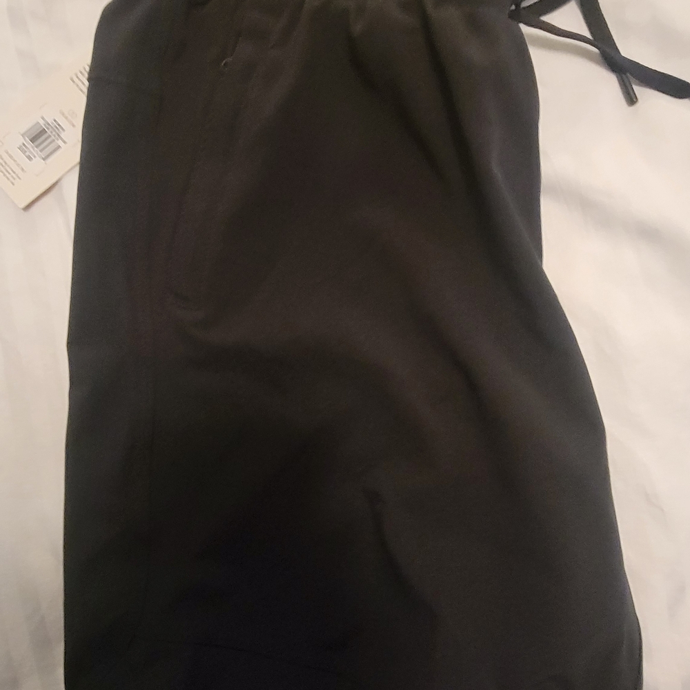Journee Collection Black Mid Rise Shorts - Picture 4 of 6